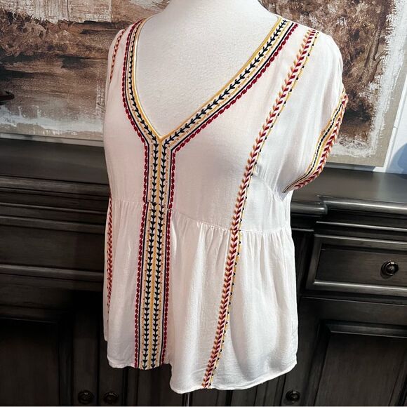 Altar'd State Tops - Altar’d State Top Embroidered V-neck size Small